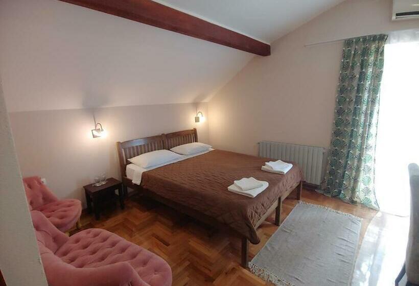 اتاق استاندارد با بالکن, Koliba Na Grzi