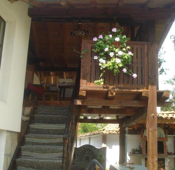 غرفة عائلية حمام مشترك, Dyadovata Kashta