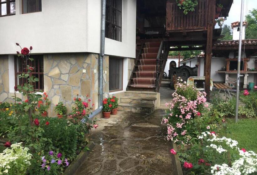 شقة غرفة نوم واحدة مزودة بشُرفة, Dyadovata Kashta