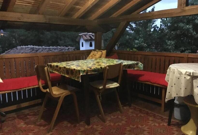 شقة غرفة نوم واحدة مزودة بشُرفة, Dyadovata Kashta