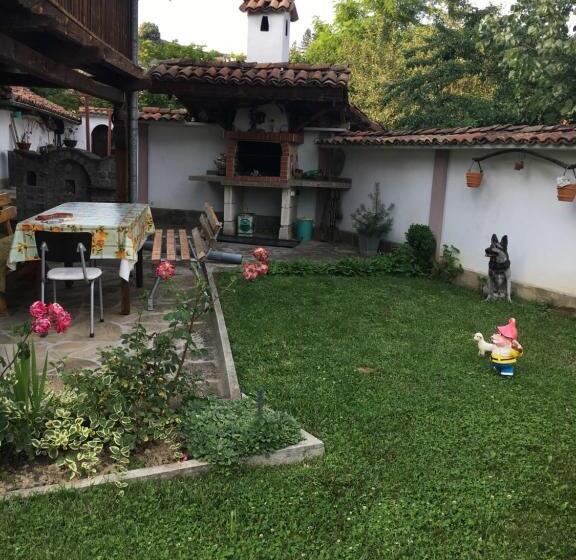 غرفة عائلية حمام مشترك, Dyadovata Kashta