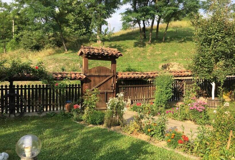 غرفة قياسية حمام مشترك, Dyadovata Kashta