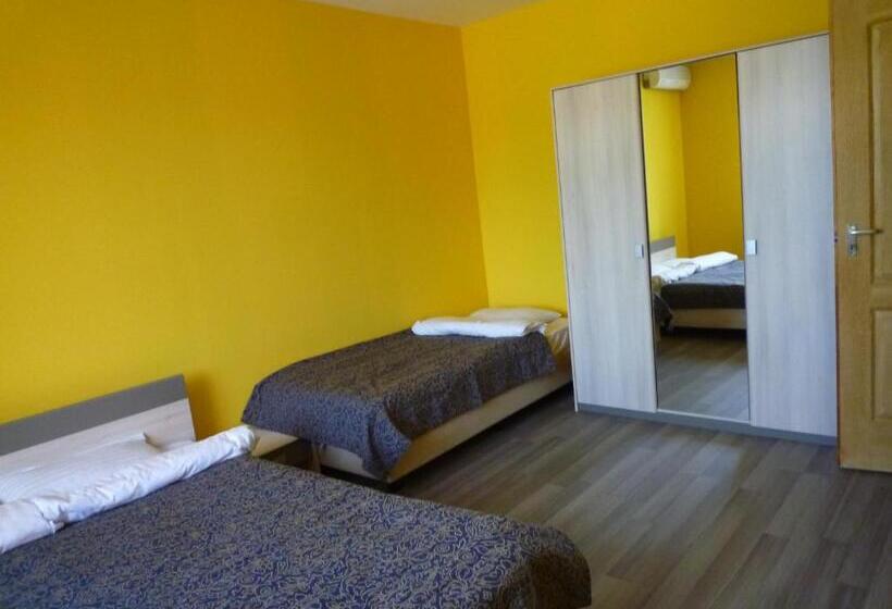 Дом 1 Спальня, Farkasverem Vendégház