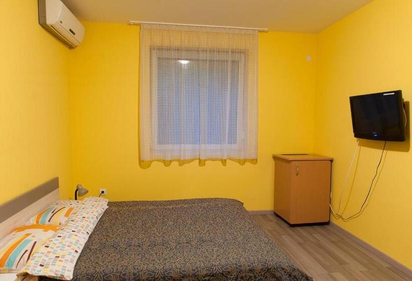 Дом 1 Спальня, Farkasverem Vendégház