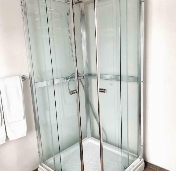 اتاق استاندارد, Grand Guesthouse Gardakot