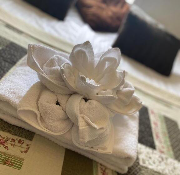 اتاق استاندارد با سرویس بهداشتی مشترک, Grand Guesthouse Gardakot