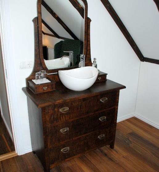 اتاق استاندارد با سرویس بهداشتی مشترک, Grand Guesthouse Gardakot