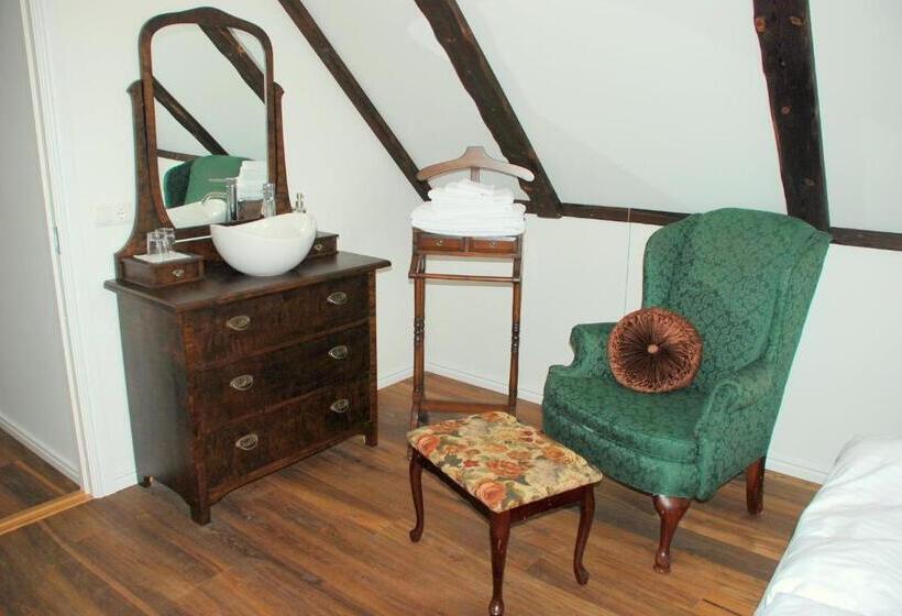 اتاق استاندارد با سرویس بهداشتی مشترک, Grand Guesthouse Gardakot