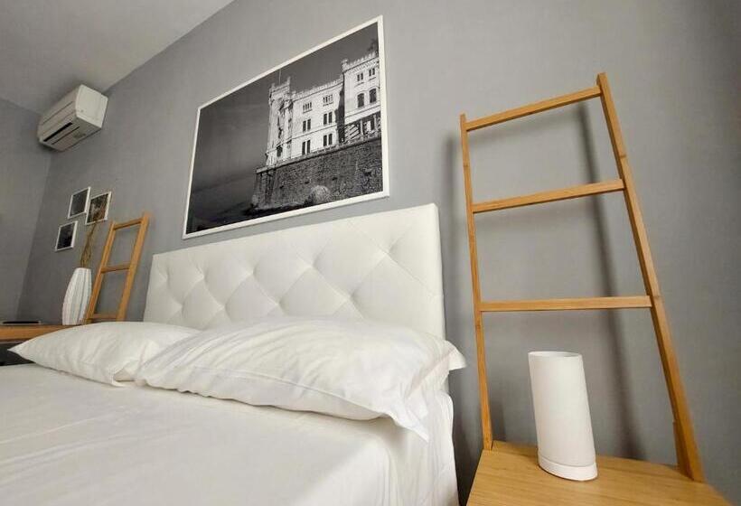 Standard room with outdoor bath, Myway Trieste Rooms