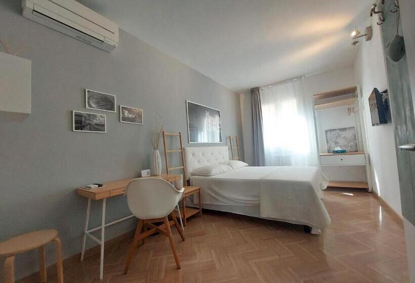 Standard room with outdoor bath, Myway Trieste Rooms