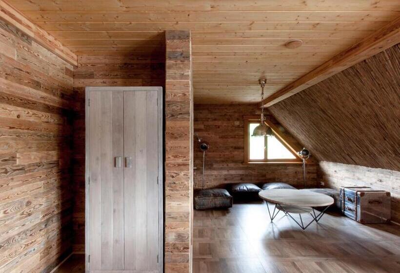 سوییت خانوادگی, Jonathan Spa Estate