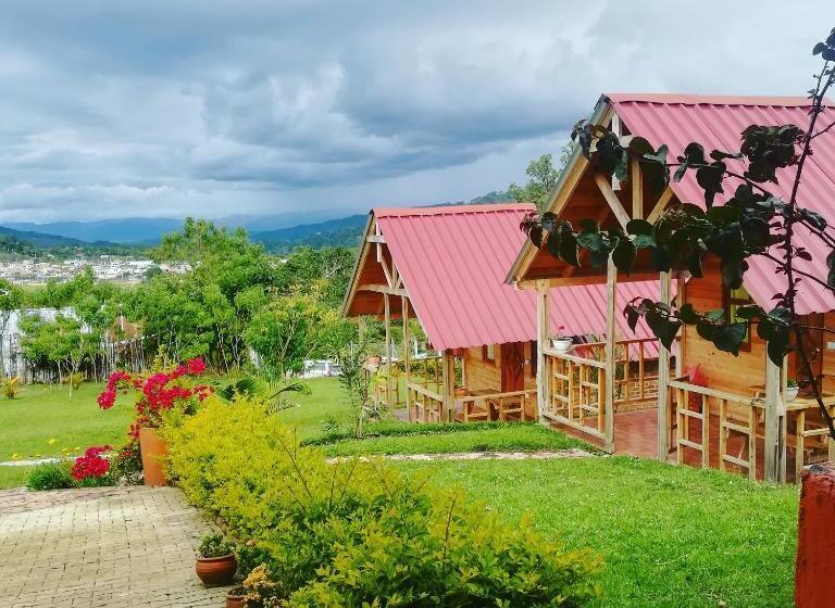 اتاق خانوادگی با چشمانداز باغ, San Agustín Wayrana