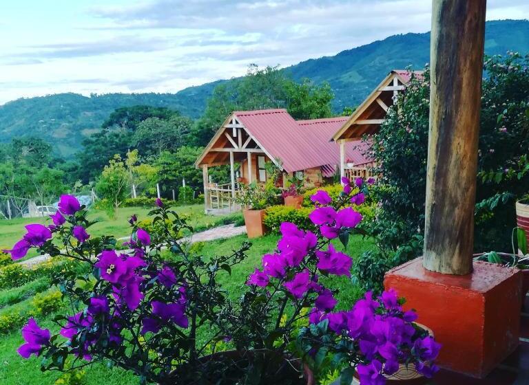 اتاق خانوادگی با چشمانداز باغ, San Agustín Wayrana