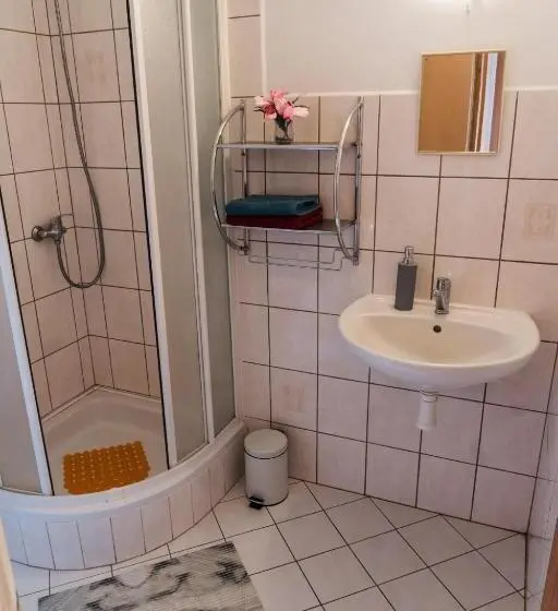 ファミリールーム, Ubytování Na Jakuli
