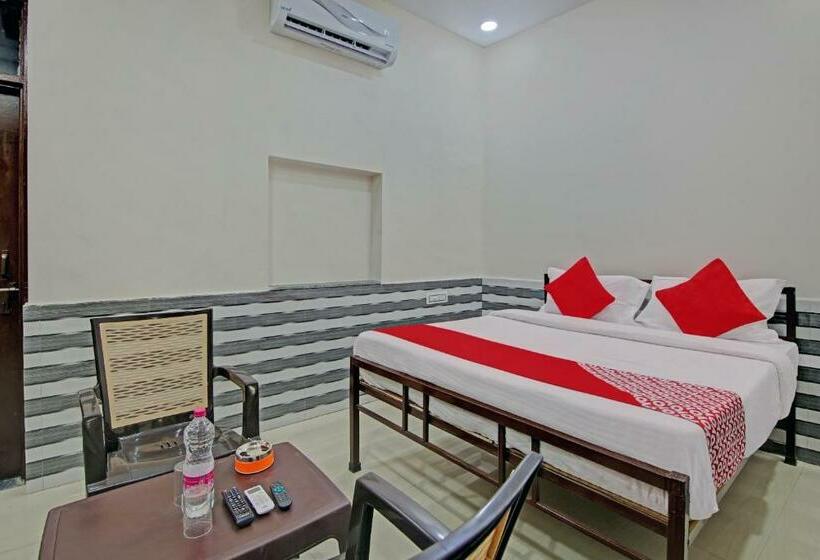 اتاق کلاسیک سه تخته, Flagship Shyam Residency