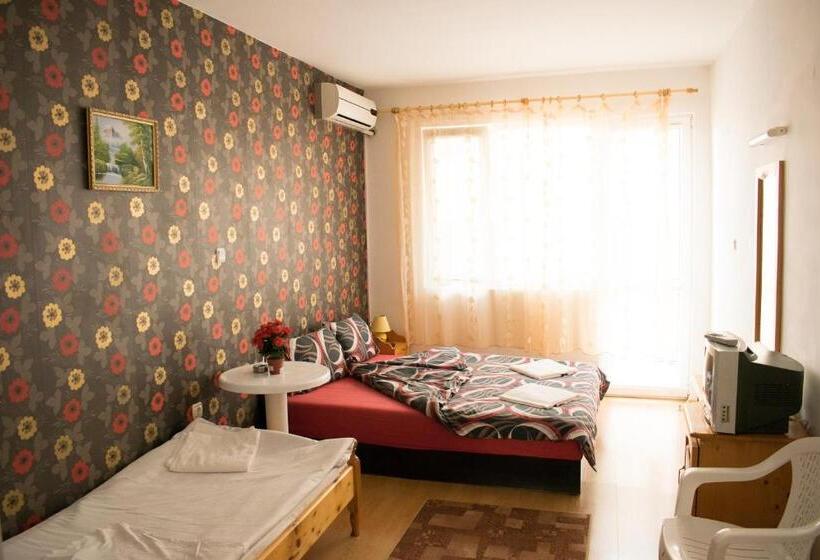 اتاق استاندارد سه نفره, Romantic