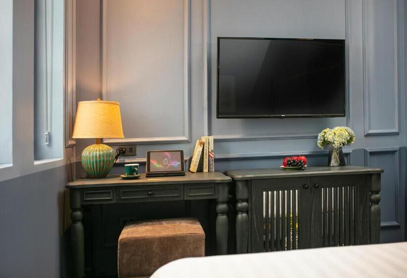 اتاق پرمیوم با چشمانداز دریا, The Secret Halong