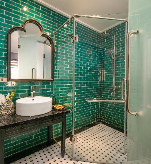 اتاق استاندارد, The Secret Halong