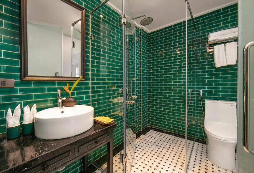 اتاق استاندارد, The Secret Halong