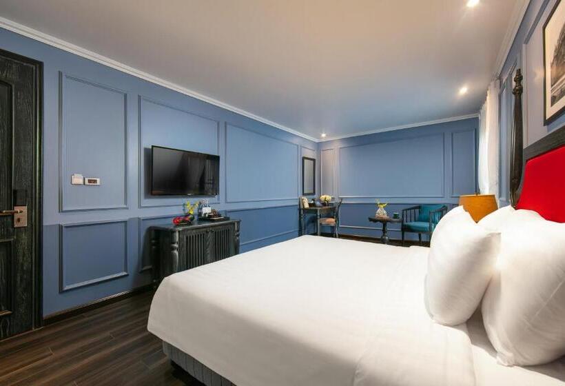 سوییت اجرایی, The Secret Halong