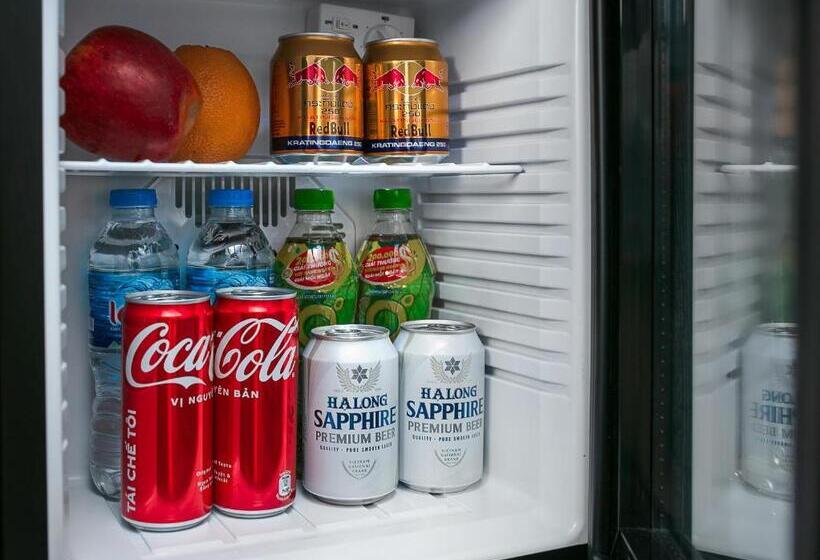 اتاق لوکس سه تخته, The Secret Halong