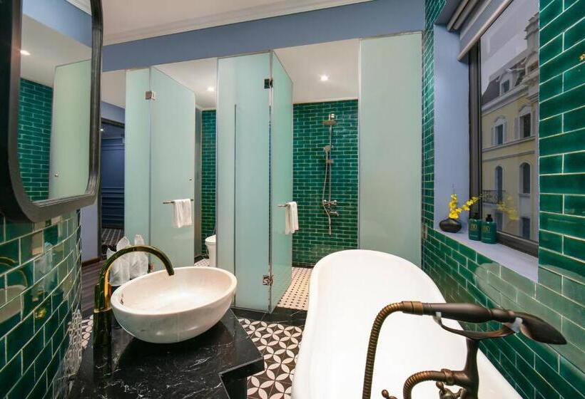 اتاق سوپریور با تخت بزرگ, The Secret Halong