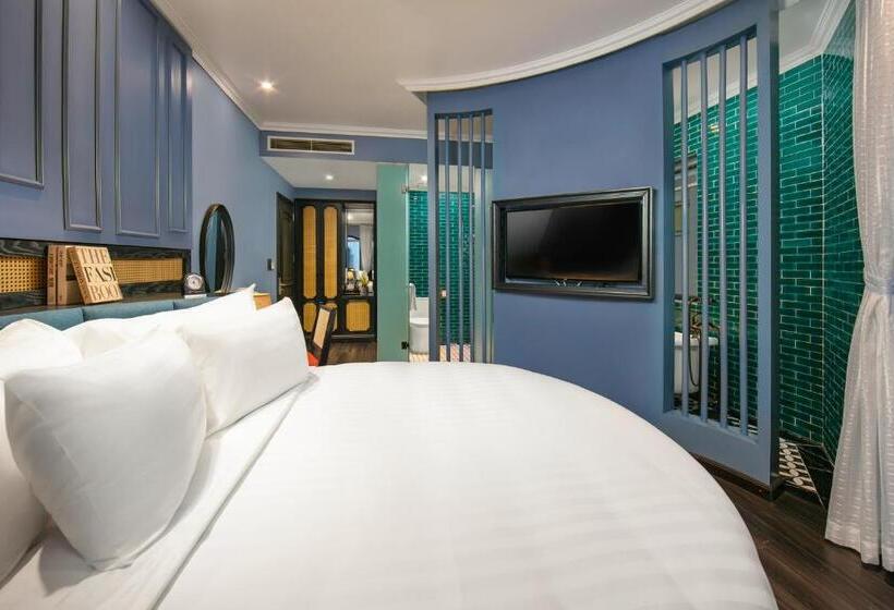 اتاق سوپریور با تخت بزرگ, The Secret Halong