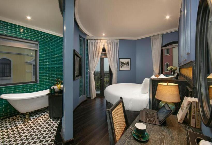 اتاق سوپریور با تخت بزرگ, The Secret Halong