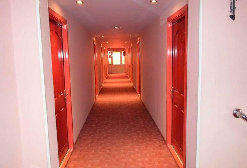 חדר סטנדרט, Yax