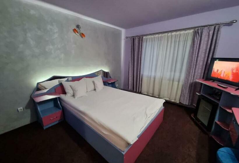 חדר סטנדרט, Yax