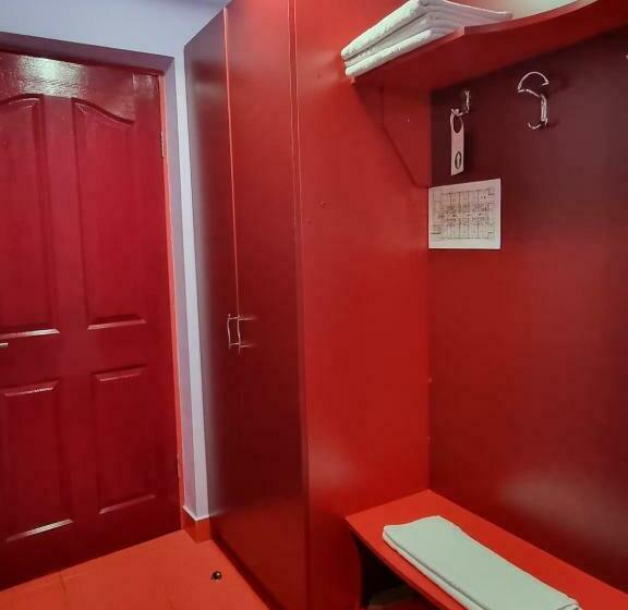 חדר סטנדרט, Yax