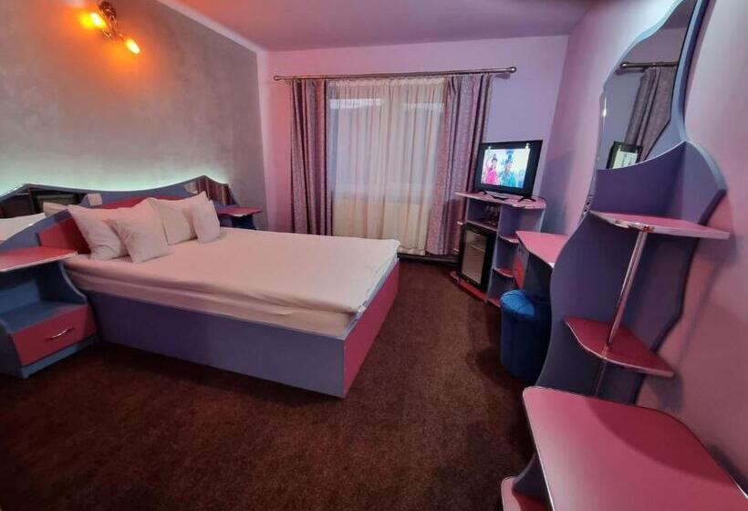 חדר סטנדרט, Yax