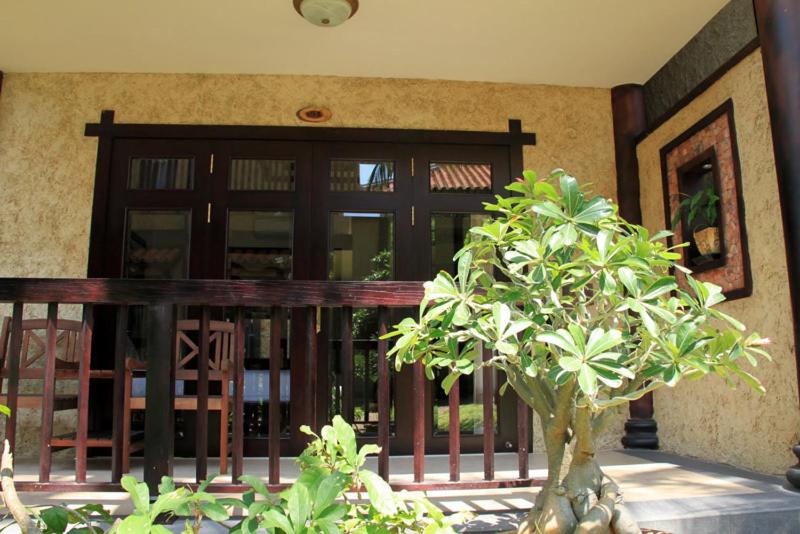 اتاق اساندارد با چشمانداز جانبی به دریا, Lotus Village Resort