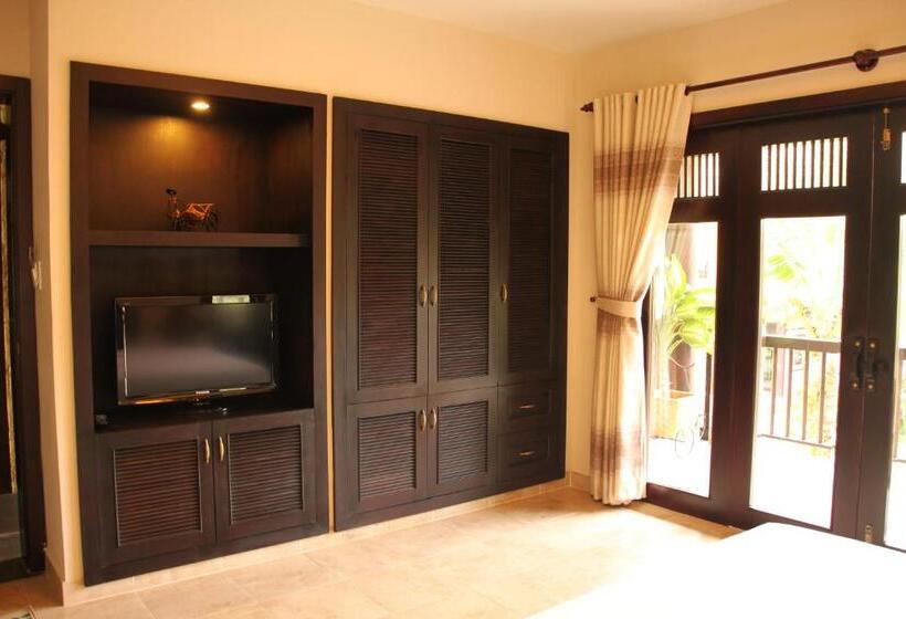 اتاق لوکس با چشمانداز باغ, Lotus Village Resort