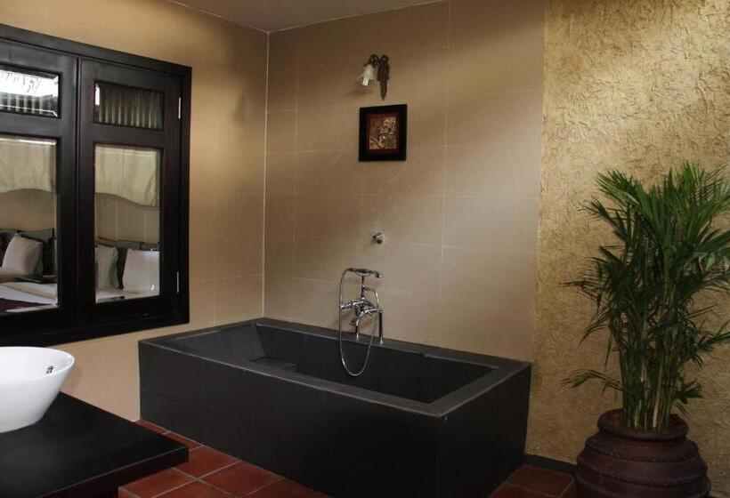 اتاق لوکس با چشم‌انداز دریا, Lotus Village Resort