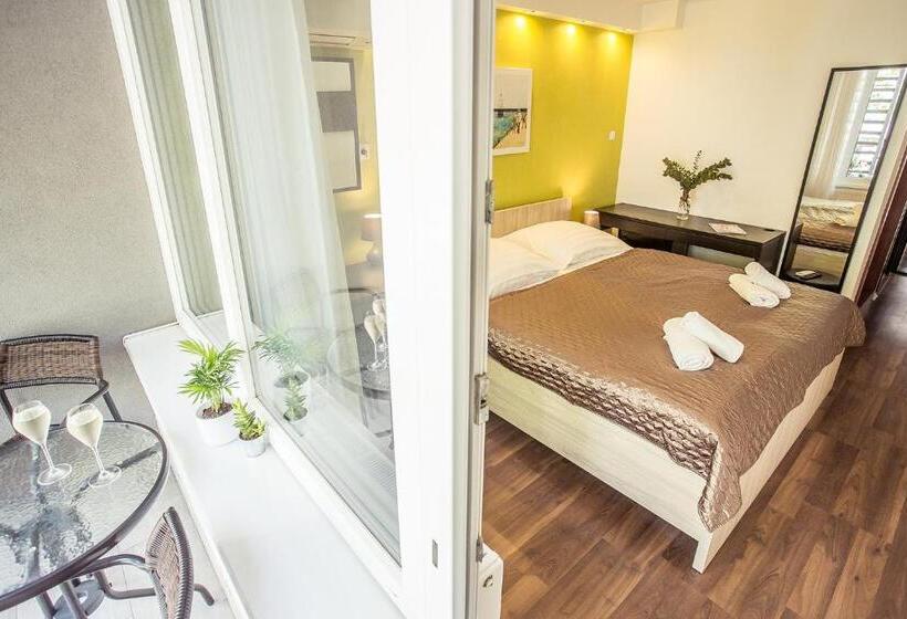 Standardrum Sjöutsikt, Villa Gréta