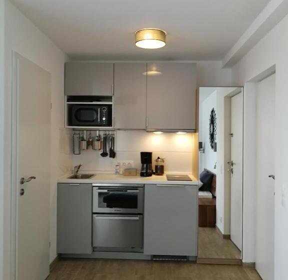 디럭스 스튜디오, Pension Eule