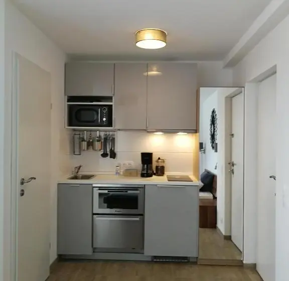 Deluxe-studio, Pension Eule
