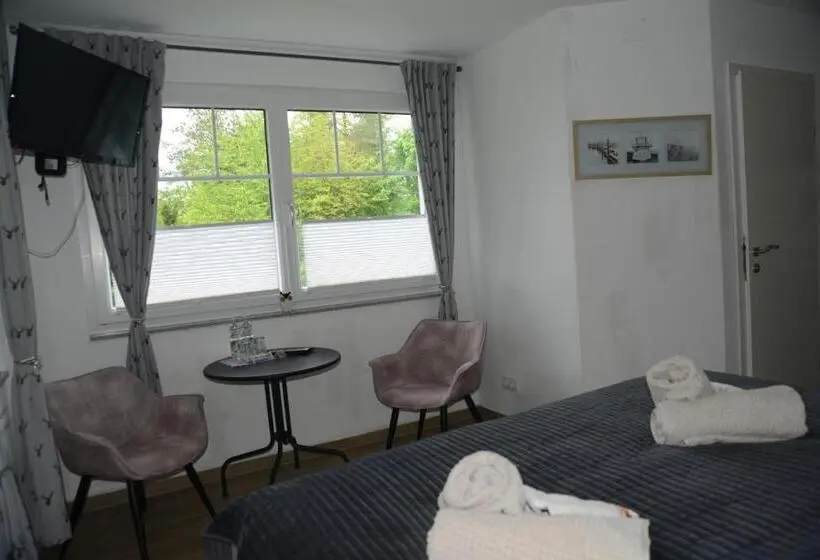 Deluxe-studio, Pension Eule
