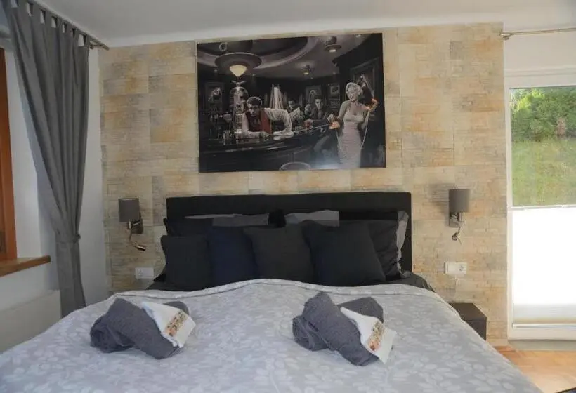 Deluxe-huone, Pension Eule
