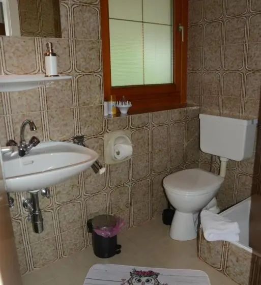 Yhden Hengen Huone Terassi, Pension Eule