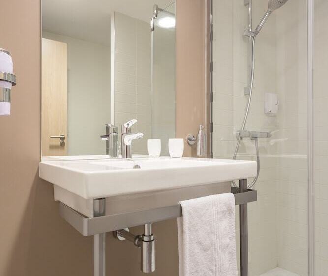 חדר משפחתי, Akena City Reims Bezannes