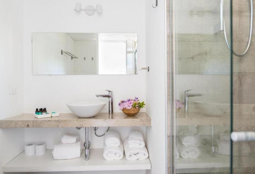 سوییت خانوادگی, Anastasio Hotel & Beach Club