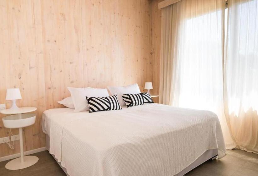 سوییت خانوادگی, Anastasio Hotel & Beach Club