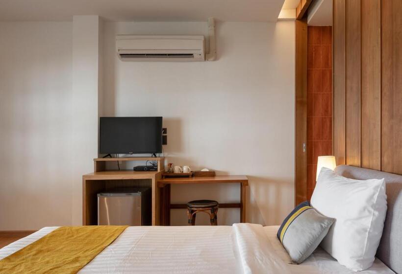 חדר סטנדרט לשלושה, Bansaithong Beach Resort