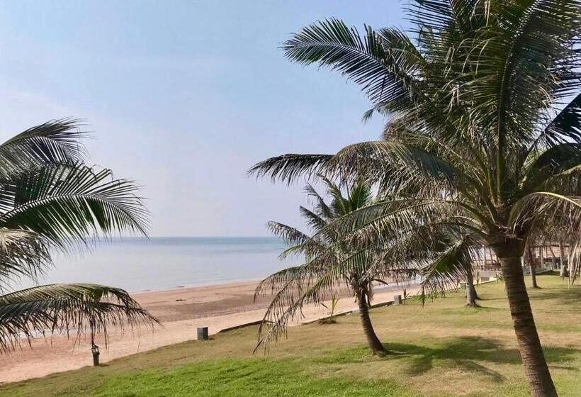 Номер Стандарт Трехместный, Bansaithong Beach Resort
