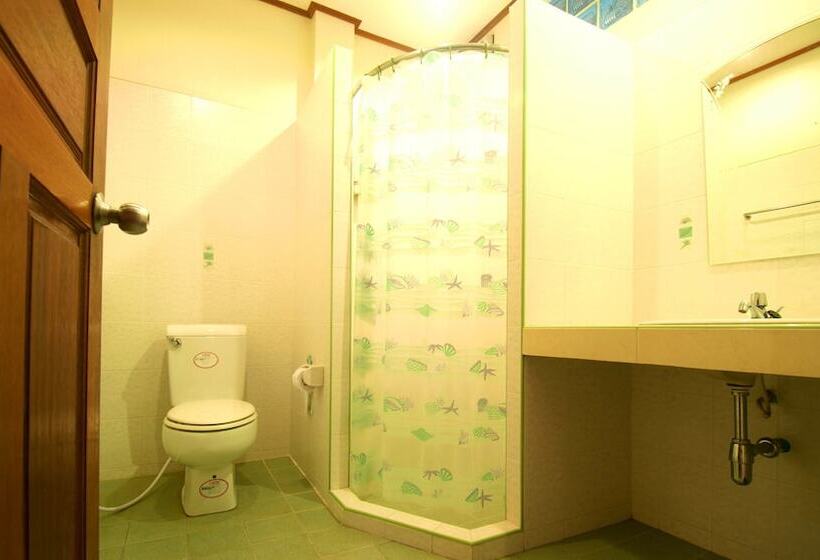 חדר סטנדרט לשלושה, Bansaithong Beach Resort