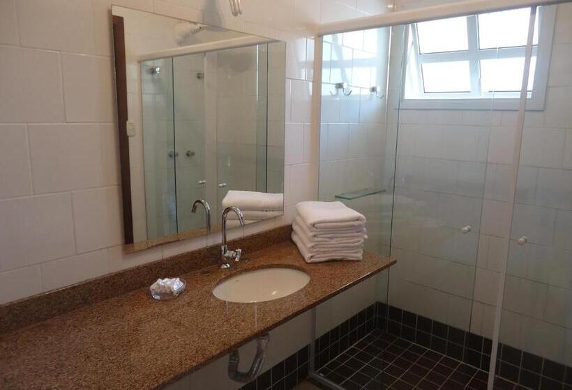 标准三人间, Casarão Pitangueiras