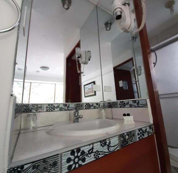 חדר סטנדרט, Flower S House