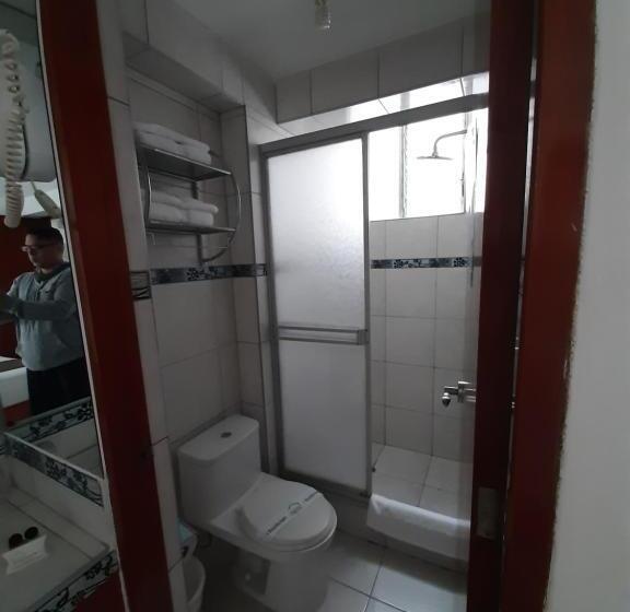 Семейный Номер, Flower S House